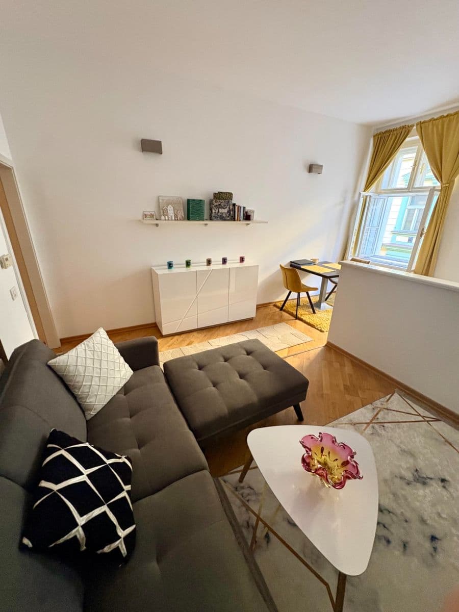 Pronájem bytu 1+kk 37 m², Staropramenná, Praha, Praha Pronájem bytu 1+kk 37 m², Staropramenná, Praha, Praha