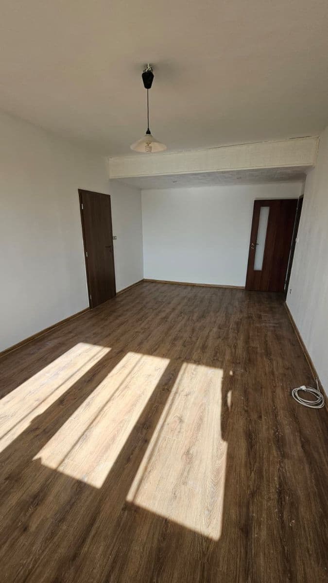 Pronájem bytu 3+1 65 m², Kopernikova, Třinec, Moravskoslezský kraj Pronájem bytu 3+1 65 m², Kopernikova, Třinec, Moravskoslezský kraj
