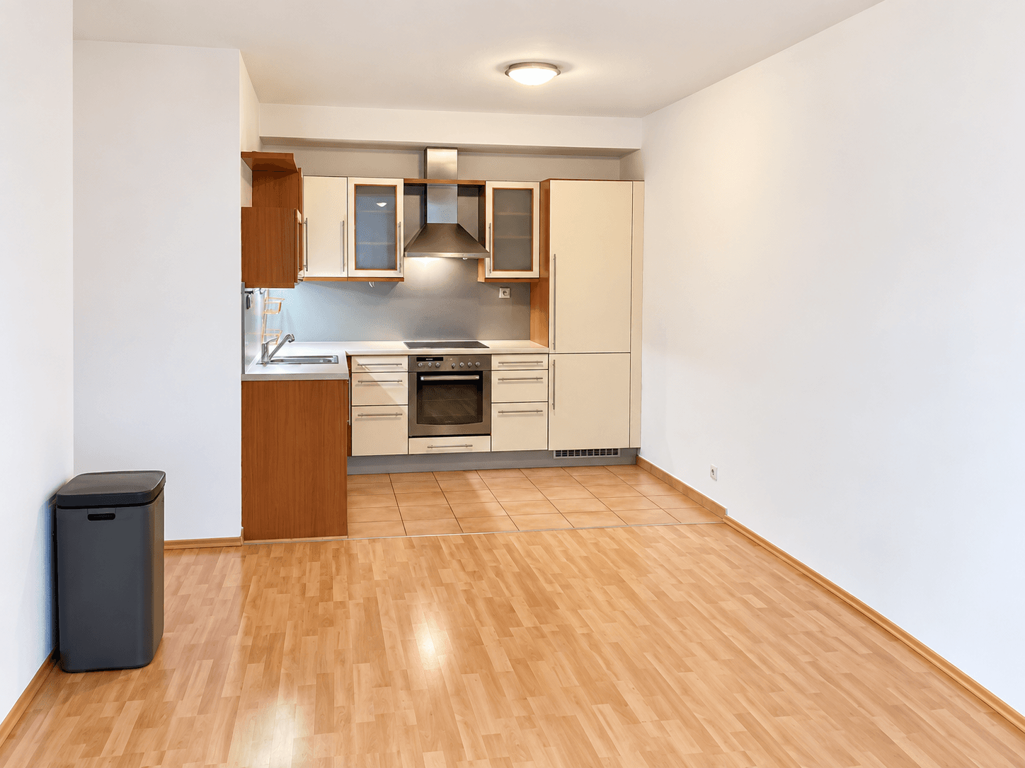 Pronájem bytu 2+kk 50 m², Hnězdenská, Praha, Praha Pronájem bytu 2+kk 50 m², Hnězdenská, Praha, Praha