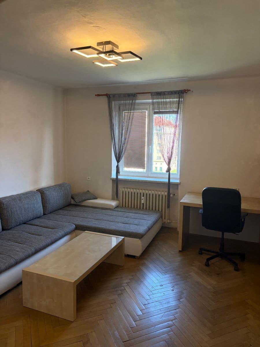 Pronájem bytu 1+1 43 m², 17. listopadu, Ostrava, Moravskoslezský kraj Pronájem bytu 1+1 43 m², 17. listopadu, Ostrava, Moravskoslezský kraj