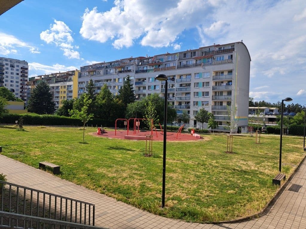 Prodej bytu 3+1 74 m², Kuželova, Praha, Praha Prodej bytu 3+1 74 m², Kuželova, Praha, Praha