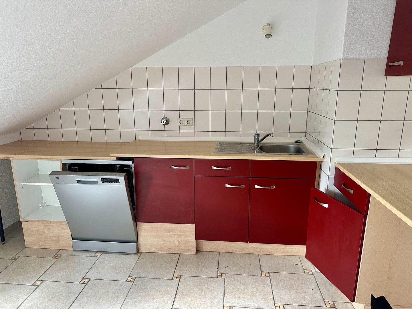 Pronájem bytu 4+1 83 m², Hohenzollernstraße, Koblenz, Porýní-Falc Pronájem bytu 4+1 83 m², Hohenzollernstraße, Koblenz, Porýní-Falc