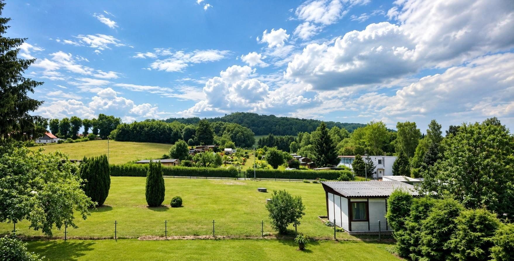 Prodej pozemku 2.147 m², Ebersbach-Neugersdorf, Sasko Prodej pozemku 2.147 m², Ebersbach-Neugersdorf, Sasko
