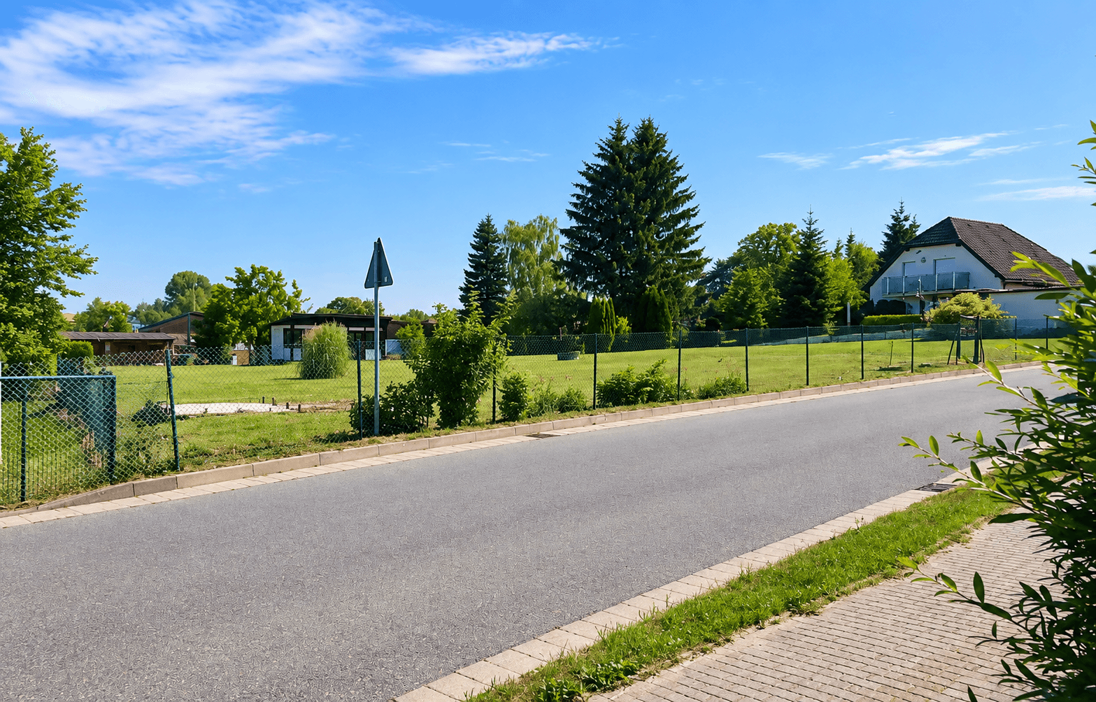 Prodej pozemku 2.147 m², Ebersbach-Neugersdorf, Sasko Prodej pozemku 2.147 m², Ebersbach-Neugersdorf, Sasko