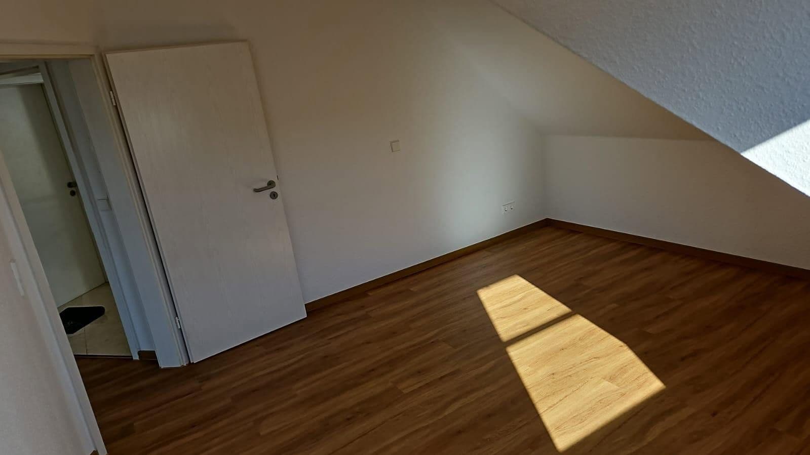 Pronájem bytu 2+1 56 m², Schifferstarsse 26, Lampertheim, Hessen Pronájem bytu 2+1 56 m², Schifferstarsse 26, Lampertheim, Hessen