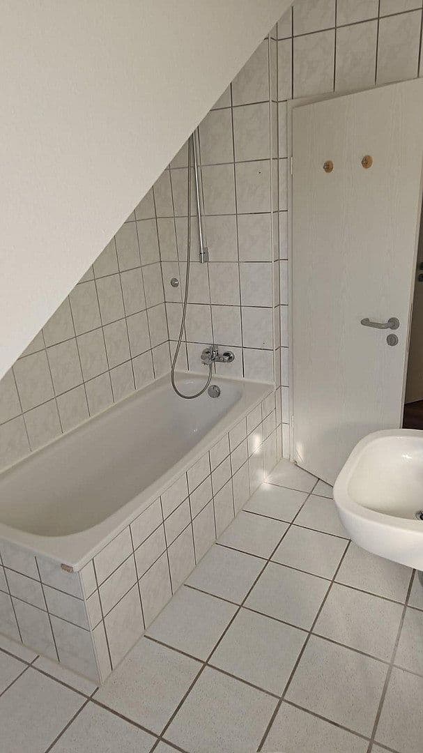 Pronájem bytu 2+1 56 m², Schifferstarsse 26, Lampertheim, Hessen Pronájem bytu 2+1 56 m², Schifferstarsse 26, Lampertheim, Hessen