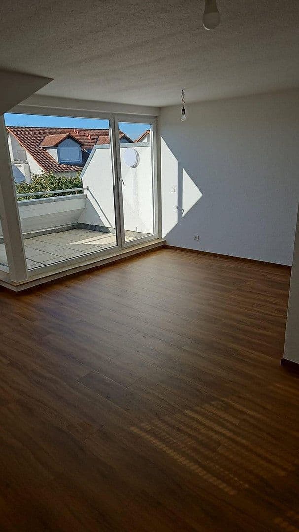 Pronájem bytu 2+1 56 m², Schifferstarsse 26, Lampertheim, Hessen Pronájem bytu 2+1 56 m², Schifferstarsse 26, Lampertheim, Hessen