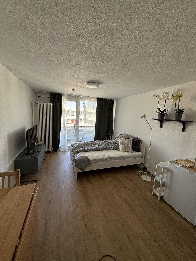 Pronájem bytu 1+1 28 m², Weihenstephanerstr. 3, München, Bavorsko Pronájem bytu 1+1 28 m², Weihenstephanerstr. 3, München, Bavorsko