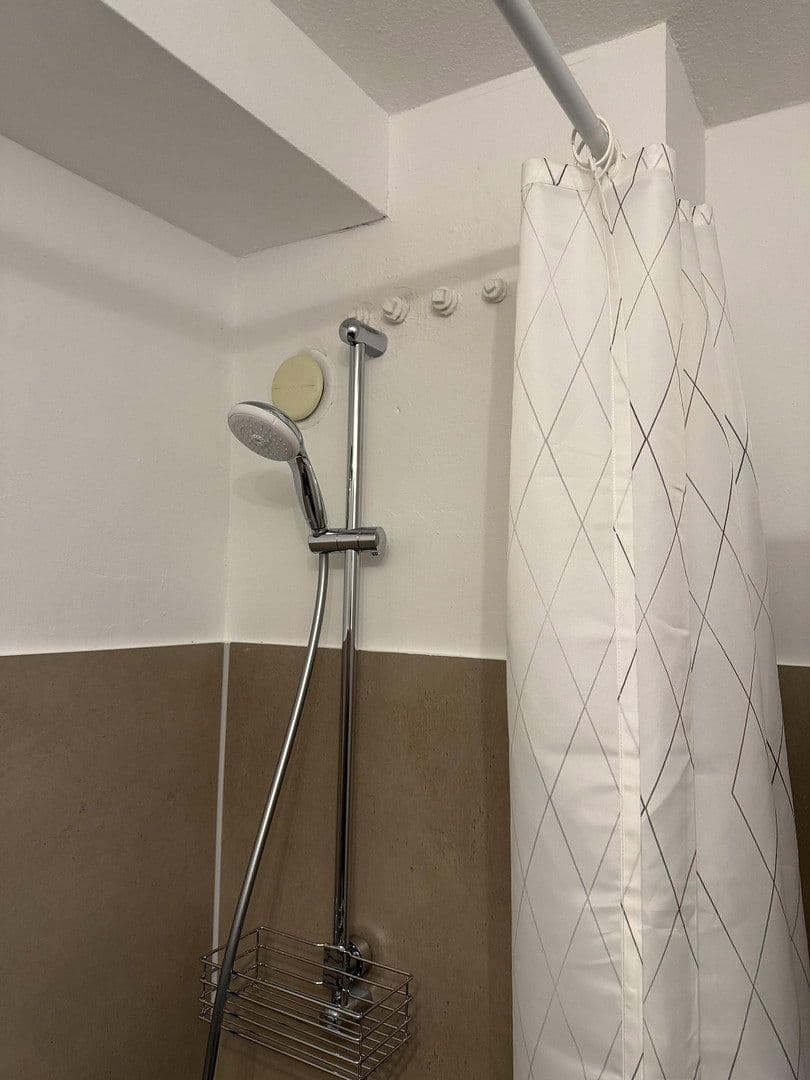 Pronájem bytu 1+1 28 m², Weihenstephanerstr. 3, München, Bavorsko Pronájem bytu 1+1 28 m², Weihenstephanerstr. 3, München, Bavorsko