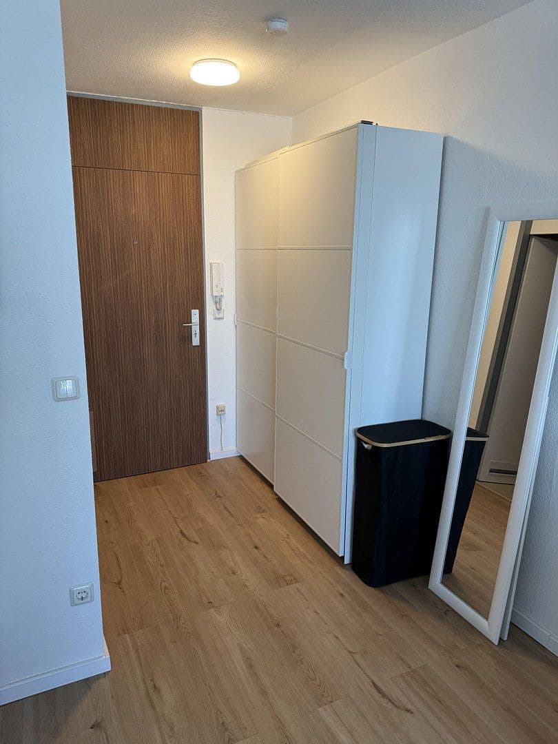 Pronájem bytu 1+1 28 m², Weihenstephanerstr. 3, München, Bavorsko Pronájem bytu 1+1 28 m², Weihenstephanerstr. 3, München, Bavorsko