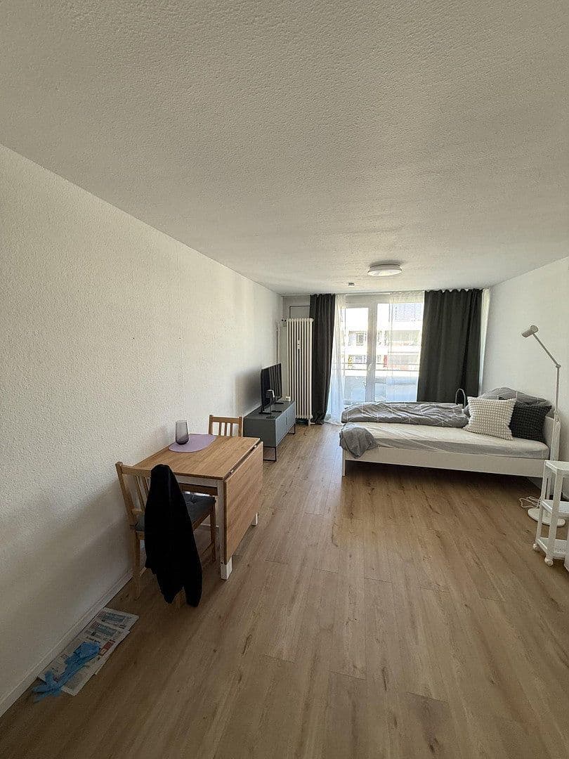 Pronájem bytu 1+1 28 m², Weihenstephanerstr. 3, München, Bavorsko Pronájem bytu 1+1 28 m², Weihenstephanerstr. 3, München, Bavorsko