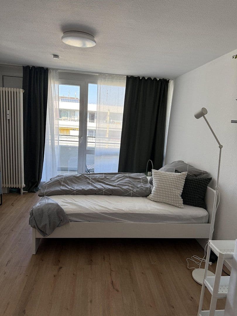 Pronájem bytu 1+1 28 m², Weihenstephanerstr. 3, München, Bavorsko Pronájem bytu 1+1 28 m², Weihenstephanerstr. 3, München, Bavorsko