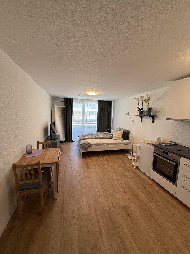 Pronájem bytu 1+1 28 m², Weihenstephanerstr. 3, München, Bavorsko Pronájem bytu 1+1 28 m², Weihenstephanerstr. 3, München, Bavorsko