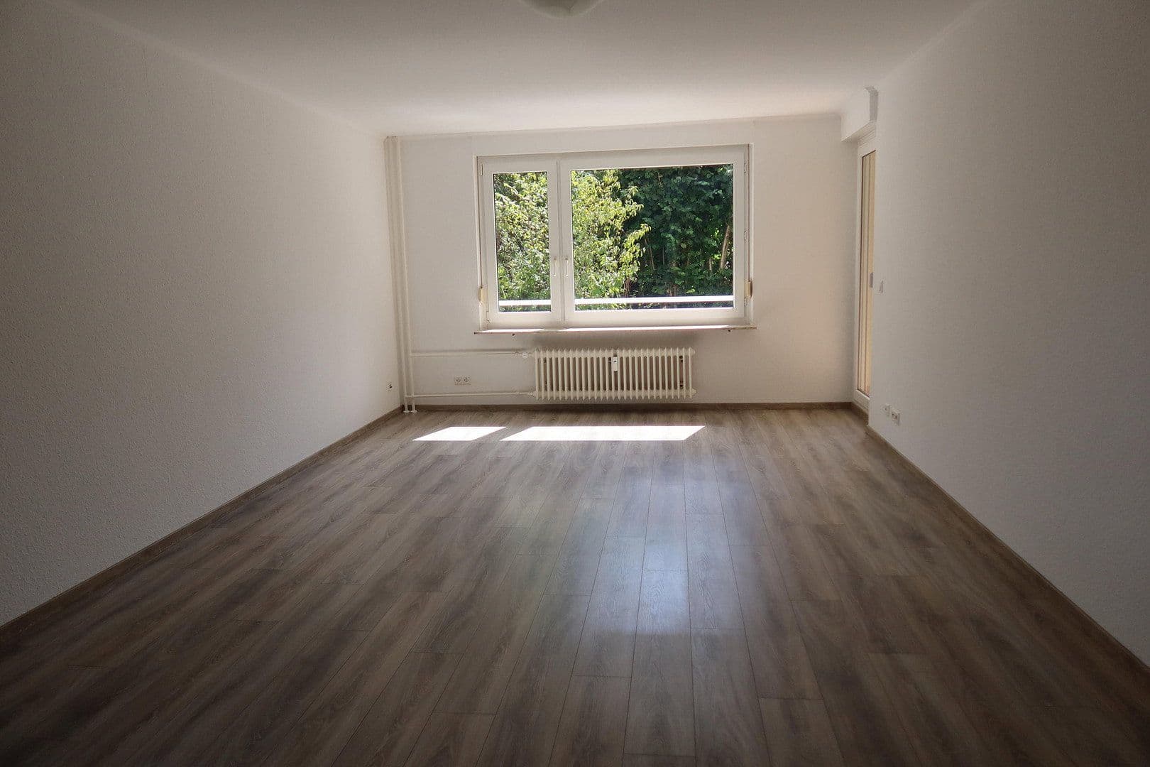 Prodej bytu 3+1 84 m², Am Feldrand 8, Niefern-Öschelbronn, Bádensko-Württembersko Prodej bytu 3+1 84 m², Am Feldrand 8, Niefern-Öschelbronn, Bádensko-Württembersko