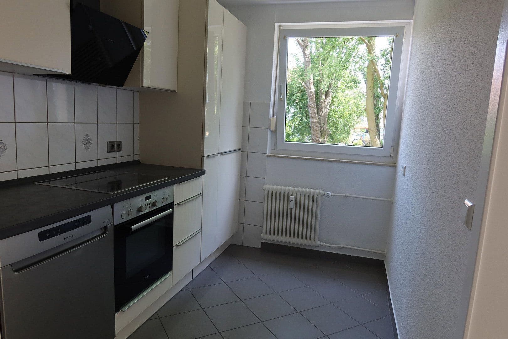 Prodej bytu 3+1 84 m², Am Feldrand 8, Niefern-Öschelbronn, Bádensko-Württembersko Prodej bytu 3+1 84 m², Am Feldrand 8, Niefern-Öschelbronn, Bádensko-Württembersko