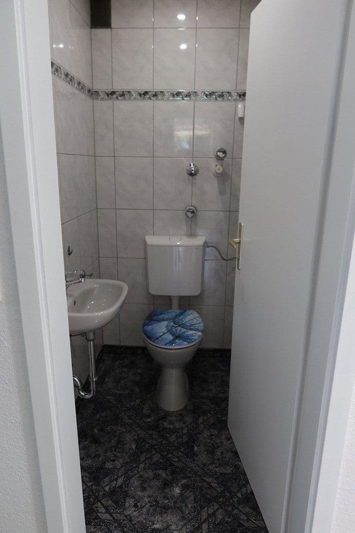 Prodej bytu 3+1 84 m², Am Feldrand 8, Niefern-Öschelbronn, Bádensko-Württembersko Prodej bytu 3+1 84 m², Am Feldrand 8, Niefern-Öschelbronn, Bádensko-Württembersko