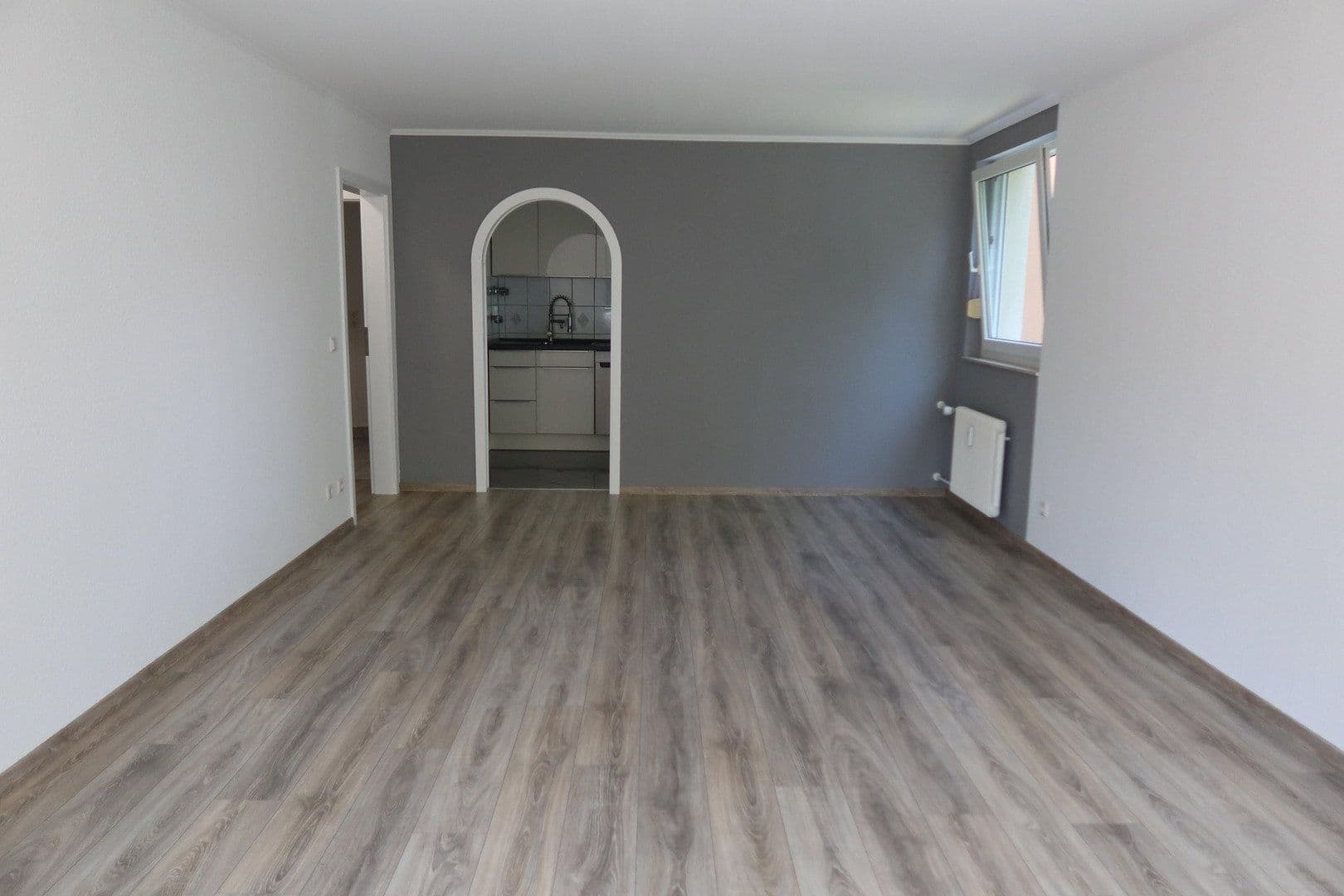 Prodej bytu 3+1 84 m², Am Feldrand 8, Niefern-Öschelbronn, Bádensko-Württembersko Prodej bytu 3+1 84 m², Am Feldrand 8, Niefern-Öschelbronn, Bádensko-Württembersko