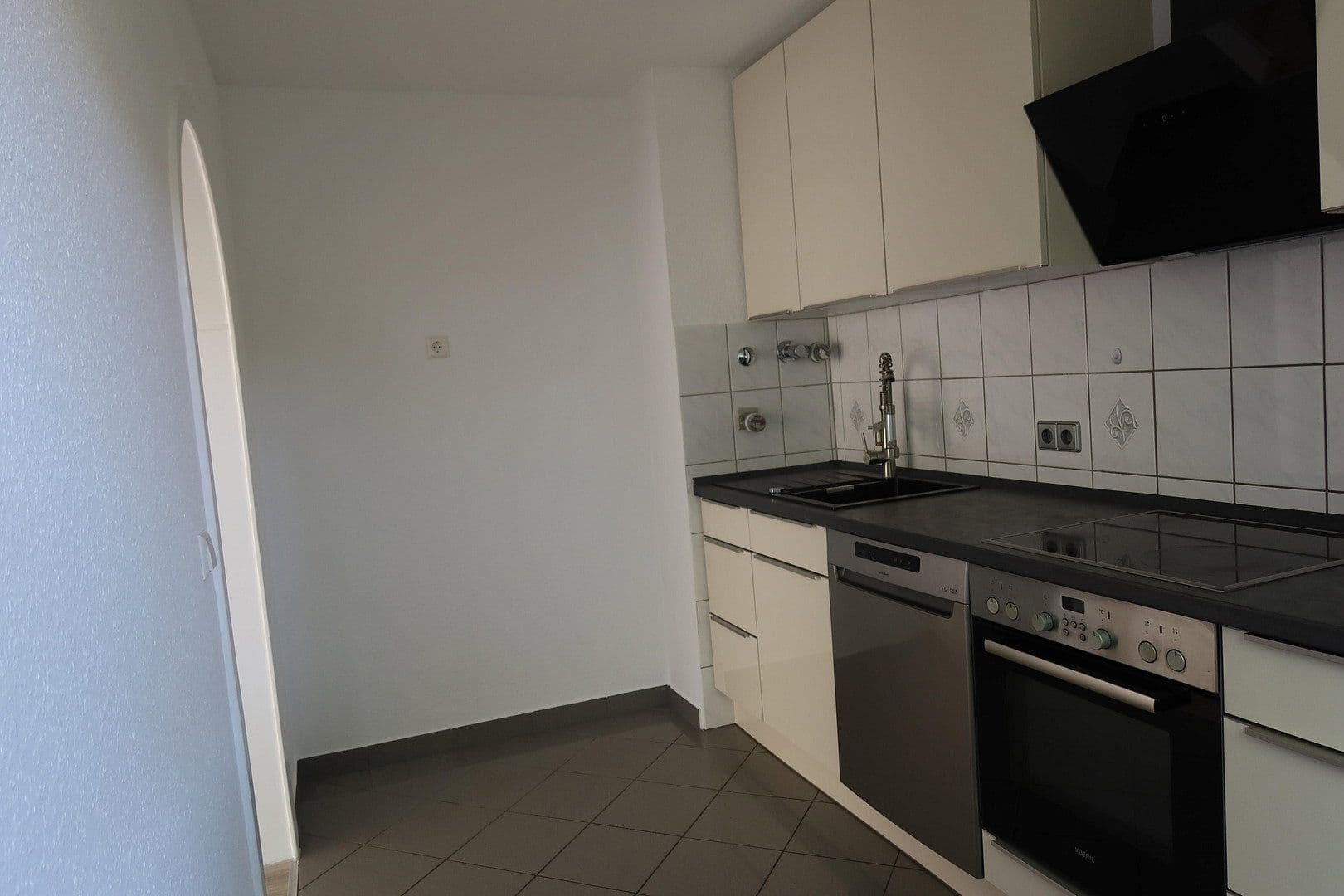 Prodej bytu 3+1 84 m², Am Feldrand 8, Niefern-Öschelbronn, Bádensko-Württembersko Prodej bytu 3+1 84 m², Am Feldrand 8, Niefern-Öschelbronn, Bádensko-Württembersko