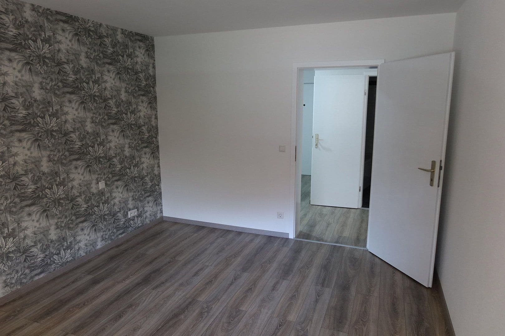 Prodej bytu 3+1 84 m², Am Feldrand 8, Niefern-Öschelbronn, Bádensko-Württembersko Prodej bytu 3+1 84 m², Am Feldrand 8, Niefern-Öschelbronn, Bádensko-Württembersko