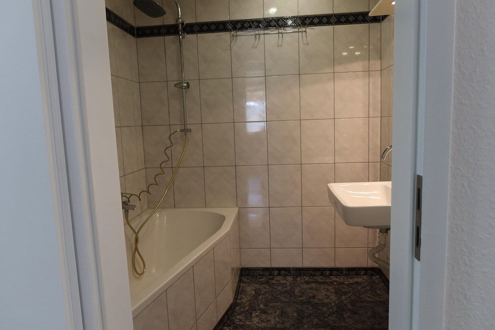 Prodej bytu 3+1 84 m², Am Feldrand 8, Niefern-Öschelbronn, Bádensko-Württembersko Prodej bytu 3+1 84 m², Am Feldrand 8, Niefern-Öschelbronn, Bádensko-Württembersko