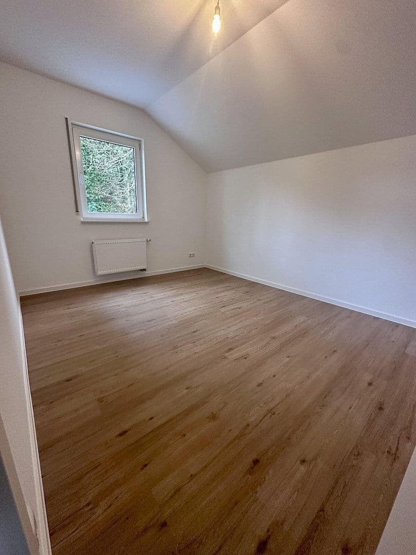 Pronájem bytu 5+1 91 m², Pellingerstrasse 115a, Trier, Porýní-Falc Pronájem bytu 5+1 91 m², Pellingerstrasse 115a, Trier, Porýní-Falc