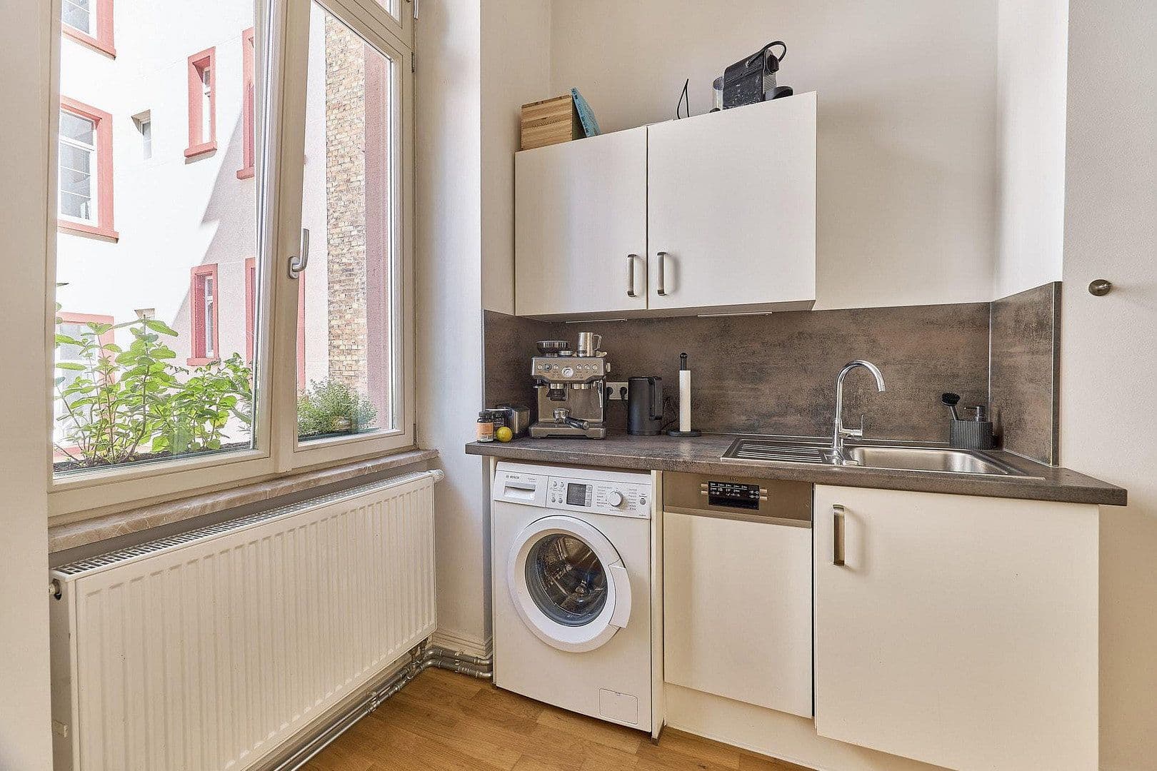 Pronájem bytu 2+1 61 m², Mannheim, Bádensko-Württembersko Pronájem bytu 2+1 61 m², Mannheim, Bádensko-Württembersko