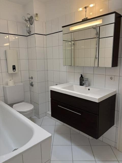 Prodej bytu 2+1 61 m², Bergstedter Chaussee 196, Hamburg, Hamburg Prodej bytu 2+1 61 m², Bergstedter Chaussee 196, Hamburg, Hamburg