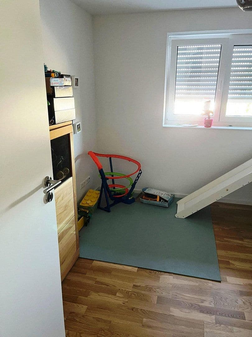 Pronájem bytu 3+1 84 m², Gaggenau, Bádensko-Württembersko Pronájem bytu 3+1 84 m², Gaggenau, Bádensko-Württembersko