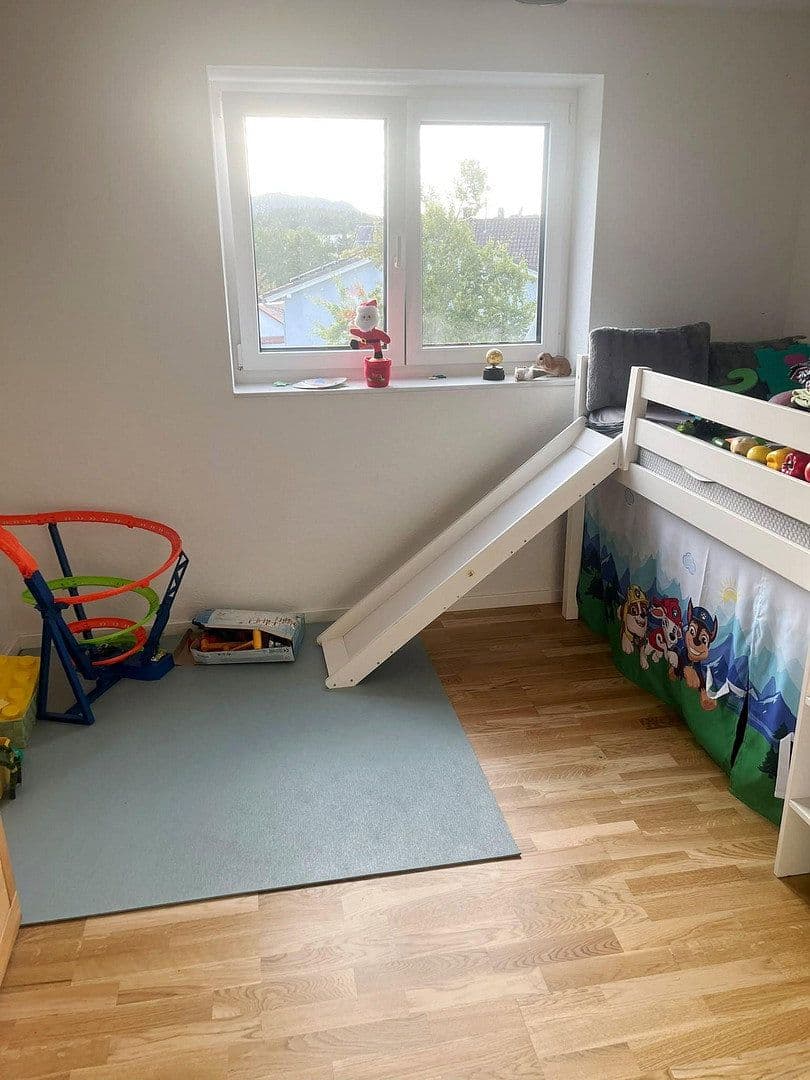 Pronájem bytu 3+1 84 m², Gaggenau, Bádensko-Württembersko Pronájem bytu 3+1 84 m², Gaggenau, Bádensko-Württembersko