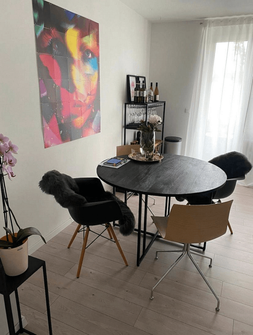 Pronájem bytu 2+1 60 m², Düsseldorf, Severní Porýní-Vestfálsko Pronájem bytu 2+1 60 m², Düsseldorf, Severní Porýní-Vestfálsko