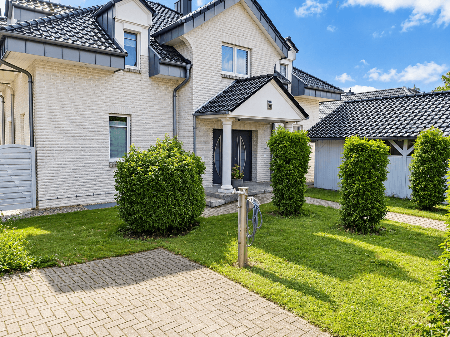 Prodej domu 250 m², pozemek 953 m², Quickborn, Šlesvicko-Holštýnsko Prodej domu 250 m², pozemek 953 m², Quickborn, Šlesvicko-Holštýnsko