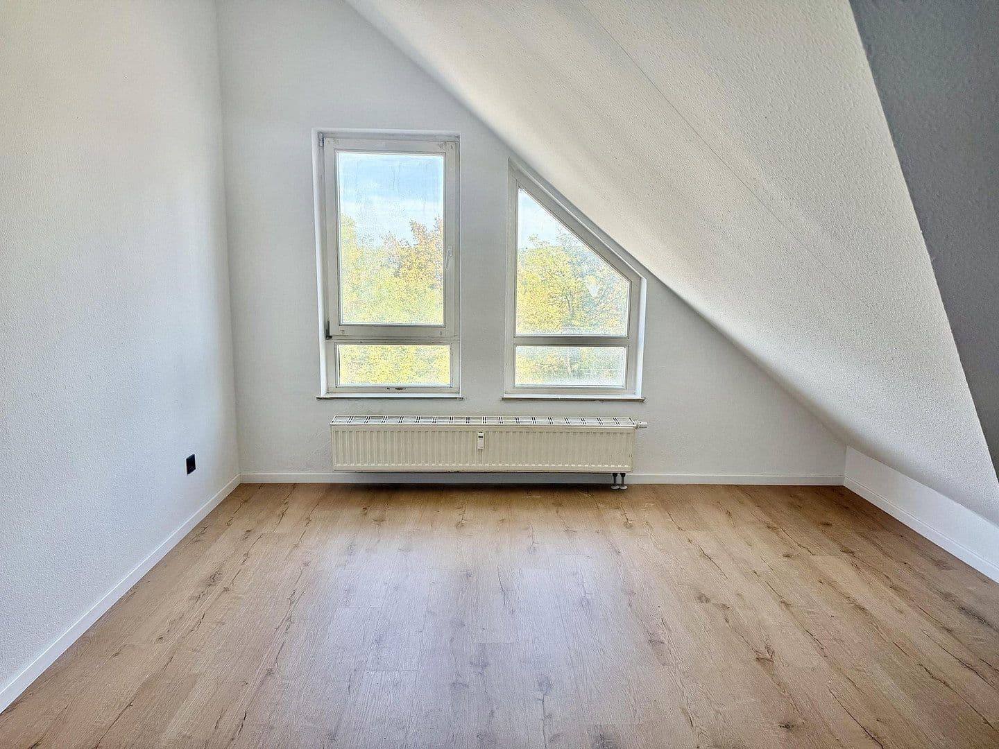 Pronájem bytu 2+1 42 m², Germersheim, Porýní-Falc Pronájem bytu 2+1 42 m², Germersheim, Porýní-Falc