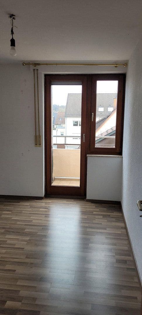 Pronájem bytu 3+1 72 m², Stuttgart, Bádensko-Württembersko Pronájem bytu 3+1 72 m², Stuttgart, Bádensko-Württembersko