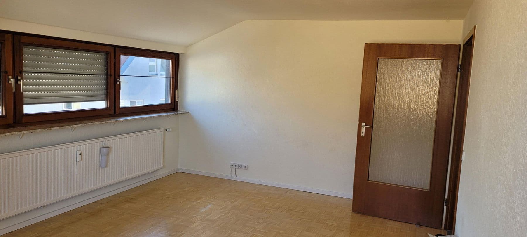 Pronájem bytu 3+1 72 m², Stuttgart, Bádensko-Württembersko Pronájem bytu 3+1 72 m², Stuttgart, Bádensko-Württembersko