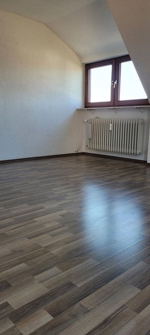 Pronájem bytu 3+1 72 m², Stuttgart, Bádensko-Württembersko Pronájem bytu 3+1 72 m², Stuttgart, Bádensko-Württembersko