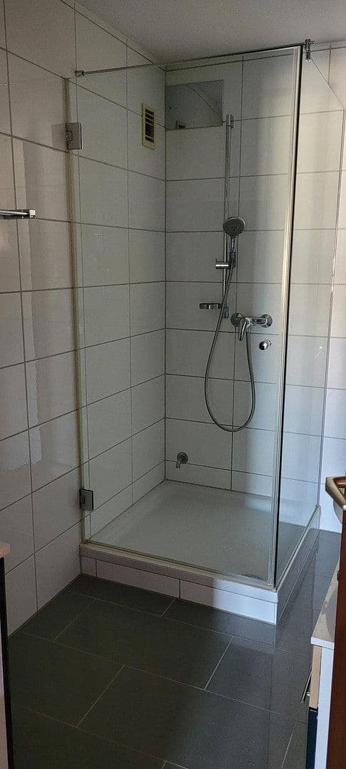 Pronájem bytu 3+1 72 m², Stuttgart, Bádensko-Württembersko Pronájem bytu 3+1 72 m², Stuttgart, Bádensko-Württembersko