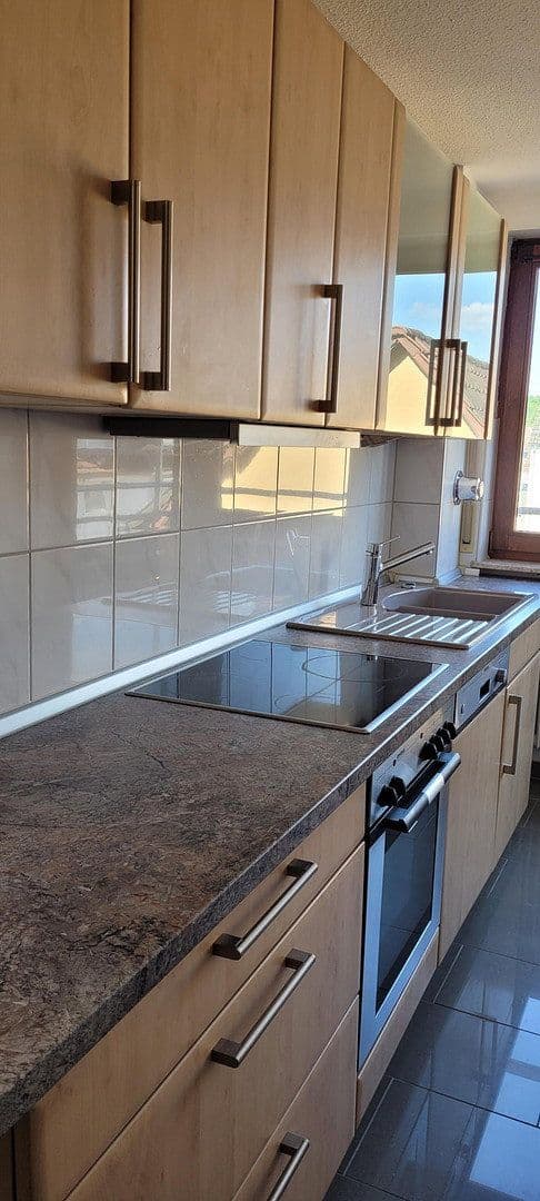 Pronájem bytu 3+1 72 m², Stuttgart, Bádensko-Württembersko Pronájem bytu 3+1 72 m², Stuttgart, Bádensko-Württembersko