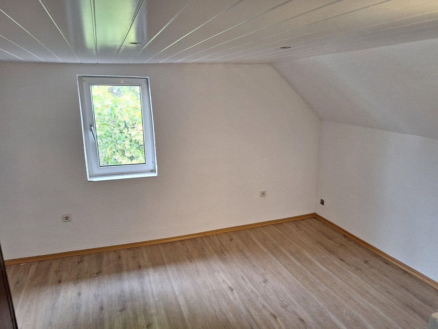Pronájem bytu 2+1 46 m², Worms, Porýní-Falc Pronájem bytu 2+1 46 m², Worms, Porýní-Falc
