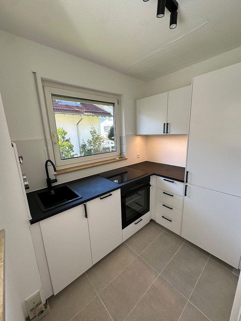 Pronájem bytu 3+1 71 m², Kirchheim unter Teck, Bádensko-Württembersko Pronájem bytu 3+1 71 m², Kirchheim unter Teck, Bádensko-Württembersko