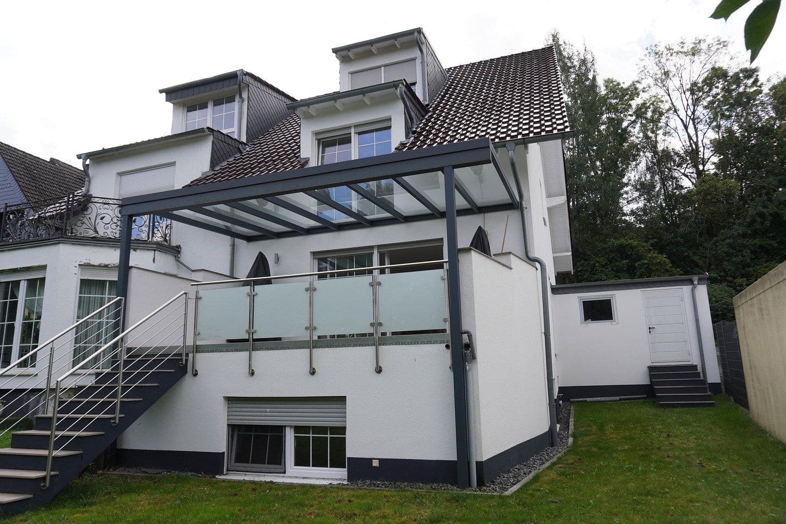 Prodej domu 225 m², pozemek 441 m², Dortmund, Severní Porýní-Vestfálsko Prodej domu 225 m², pozemek 441 m², Dortmund, Severní Porýní-Vestfálsko