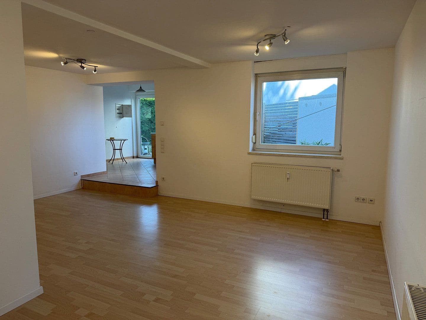 Pronájem bytu 1+1 47 m², Eichendorffstraße 2, Esslingen am Neckar, Bádensko-Württembersko Pronájem bytu 1+1 47 m², Eichendorffstraße 2, Esslingen am Neckar, Bádensko-Württembersko