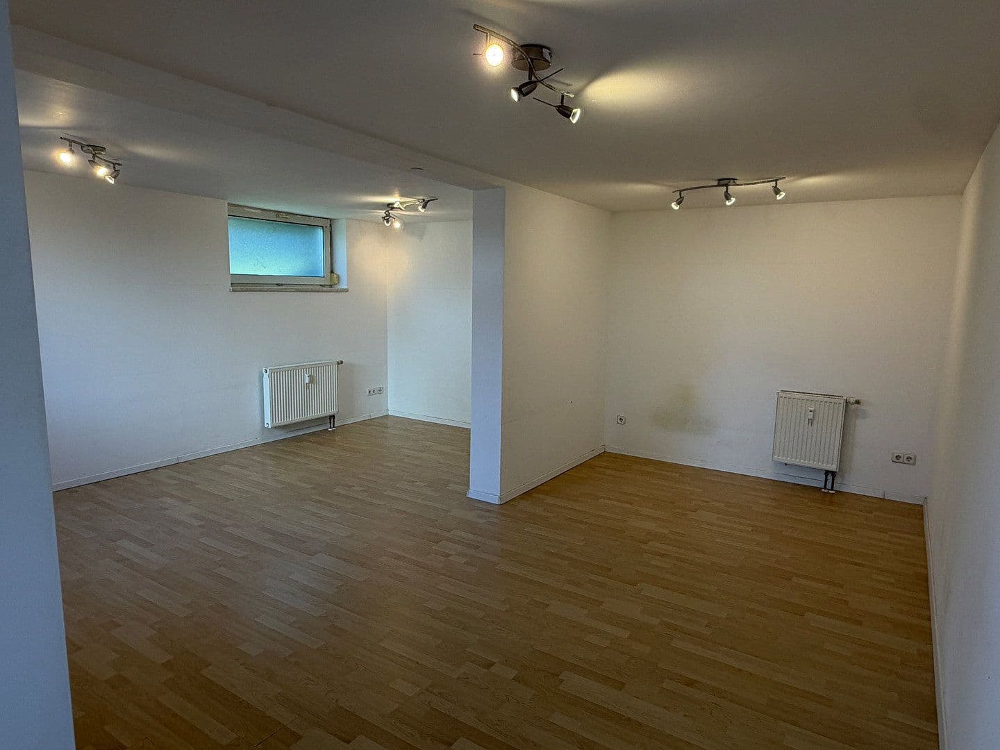 Pronájem bytu 1+1 47 m², Eichendorffstraße 2, Esslingen am Neckar, Bádensko-Württembersko Pronájem bytu 1+1 47 m², Eichendorffstraße 2, Esslingen am Neckar, Bádensko-Württembersko