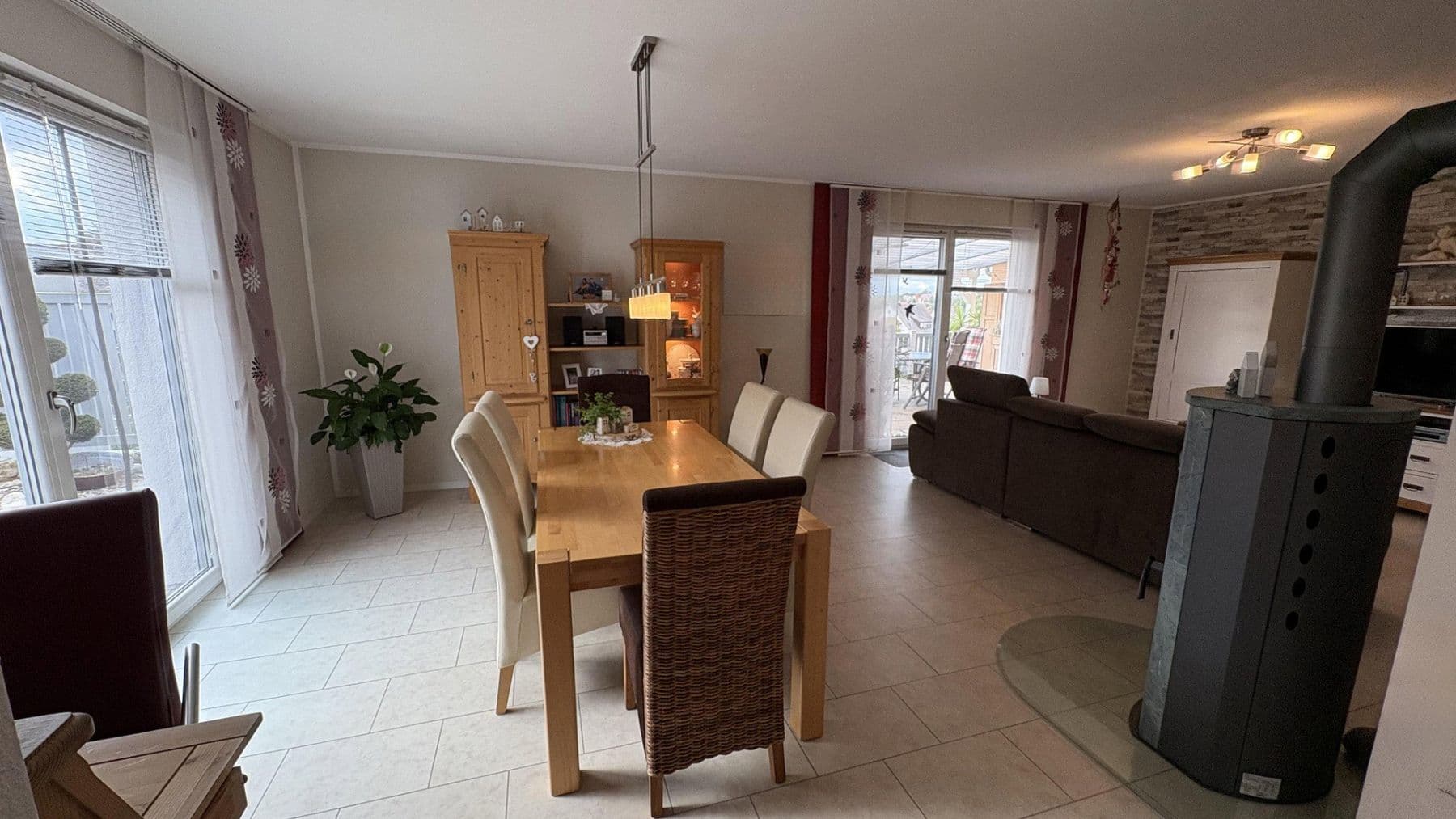Prodej domu 200 m², pozemek 628 m², Wemding, Bavorsko Prodej domu 200 m², pozemek 628 m², Wemding, Bavorsko