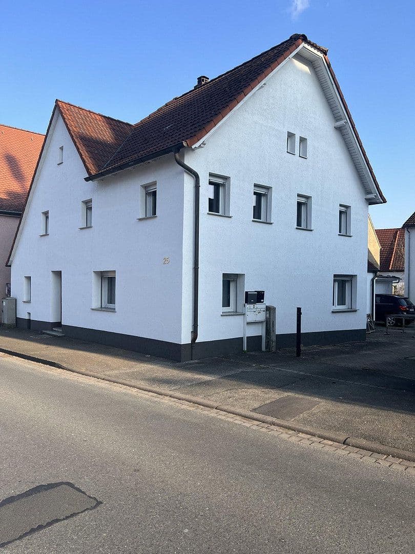 Prodej domu 200 m², pozemek 450 m², Ammerndorf, Bavorsko Prodej domu 200 m², pozemek 450 m², Ammerndorf, Bavorsko