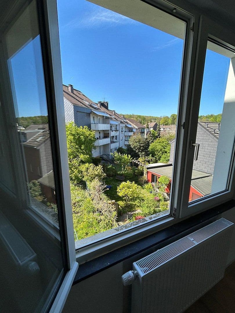 Pronájem bytu 3+kk 91 m², Gronaustraße 99, Wuppertal, Severní Porýní-Vestfálsko Pronájem bytu 3+kk 91 m², Gronaustraße 99, Wuppertal, Severní Porýní-Vestfálsko
