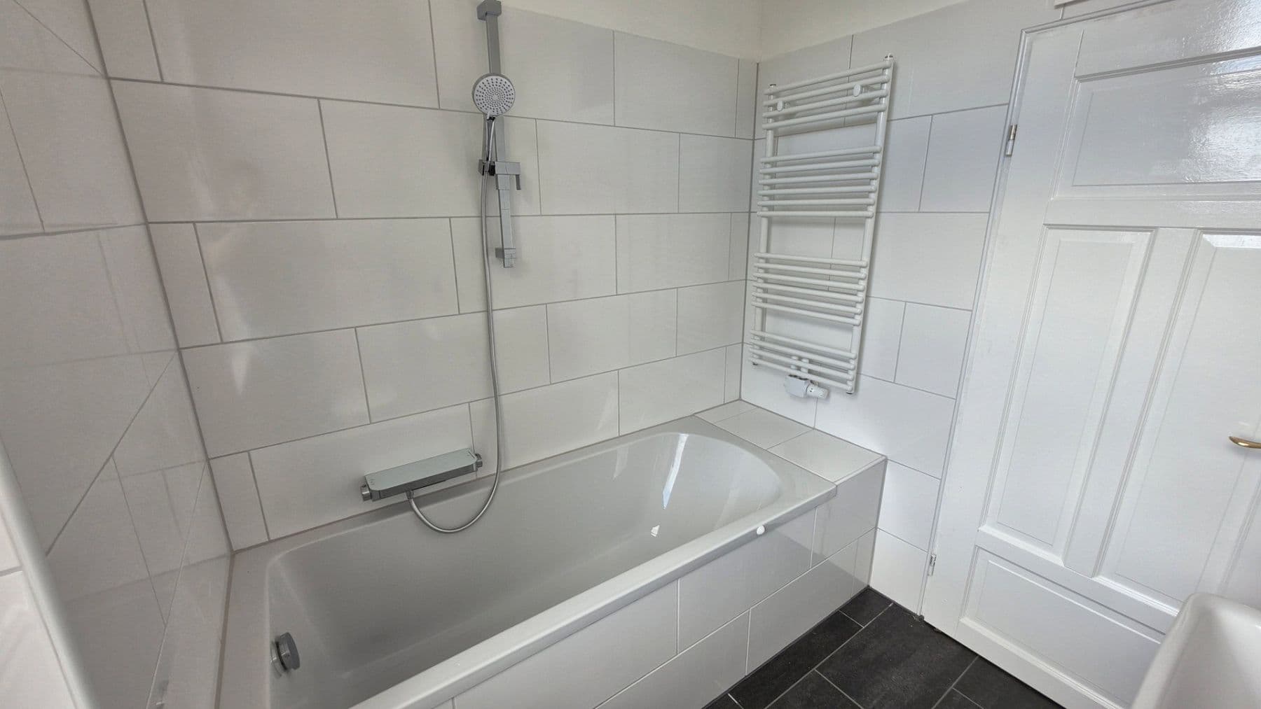 Prodej bytu 3+1 76 m², Schleusenstraße 24, Woltersdorf, Braniborsko Prodej bytu 3+1 76 m², Schleusenstraße 24, Woltersdorf, Braniborsko