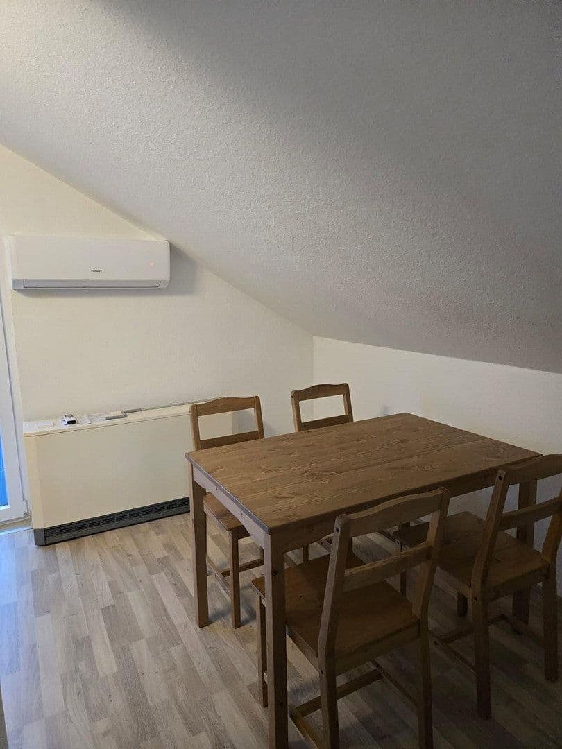Pronájem bytu 2+1 40 m², Waiblingen, Bádensko-Württembersko Pronájem bytu 2+1 40 m², Waiblingen, Bádensko-Württembersko