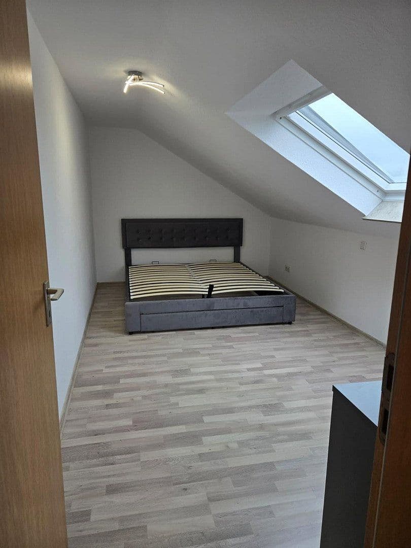 Pronájem bytu 2+1 40 m², Waiblingen, Bádensko-Württembersko Pronájem bytu 2+1 40 m², Waiblingen, Bádensko-Württembersko