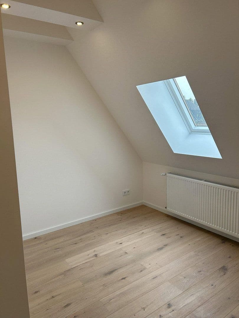 Pronájem bytu 83 m², Kilihofstr. 2a, München, Bavorsko Pronájem bytu 83 m², Kilihofstr. 2a, München, Bavorsko