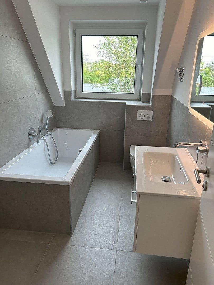 Pronájem bytu 83 m², Kilihofstr. 2a, München, Bavorsko Pronájem bytu 83 m², Kilihofstr. 2a, München, Bavorsko
